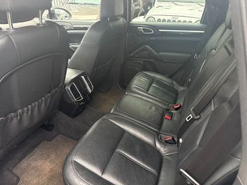 Porsche Cayenne - 10