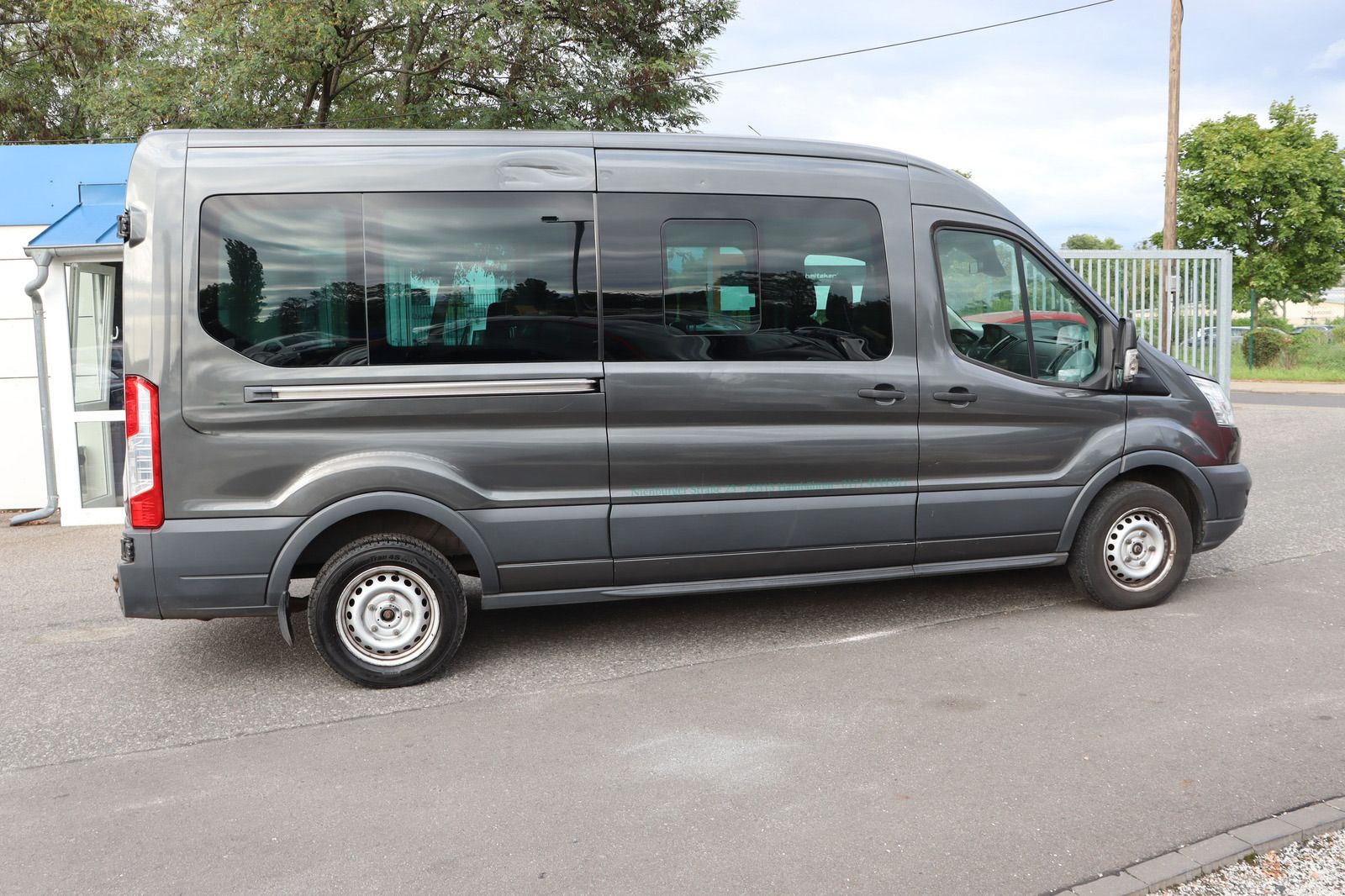 Fahrzeugabbildung Ford Transit 9-Sitzer * Rückfahrk. * Anhängerk.