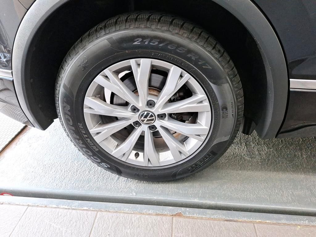 Fahrzeugabbildung Volkswagen Tiguan R-LINE DSG LED AHK ACC 19' APP-CON. 1H