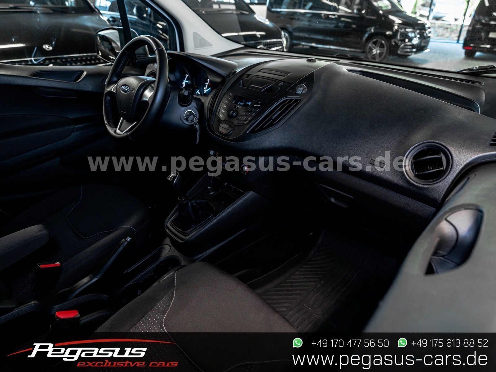 FORD Transit Courier - 31