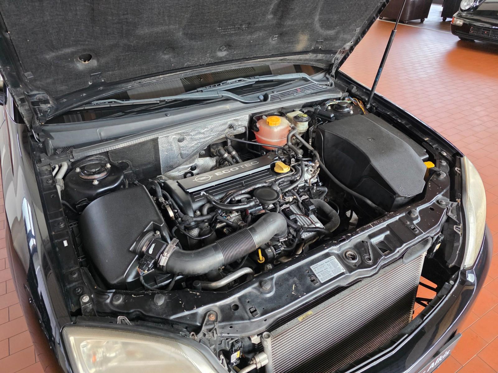 Opel Vectra 2004 — photo 35