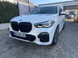 BMW X5 xDrive30d - MPaket/AHK/StdHz/Luft/360Kamera