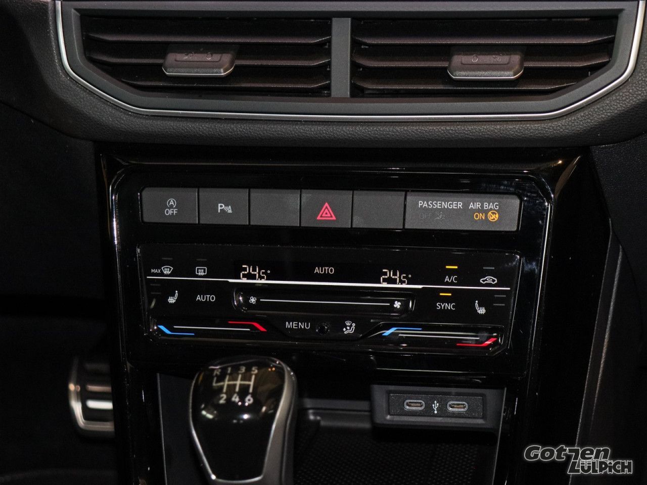 Fahrzeugabbildung Volkswagen T-Cross 1.0 TSI 85 kW R-Line Navi IQ.DRIVE LED
