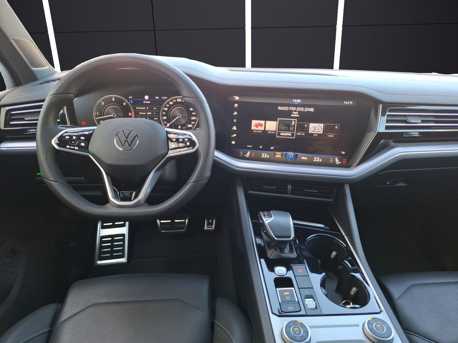 Fahrzeugabbildung Volkswagen Touareg TDI R-Line 4M Matrix AHK Pano Leder Luft