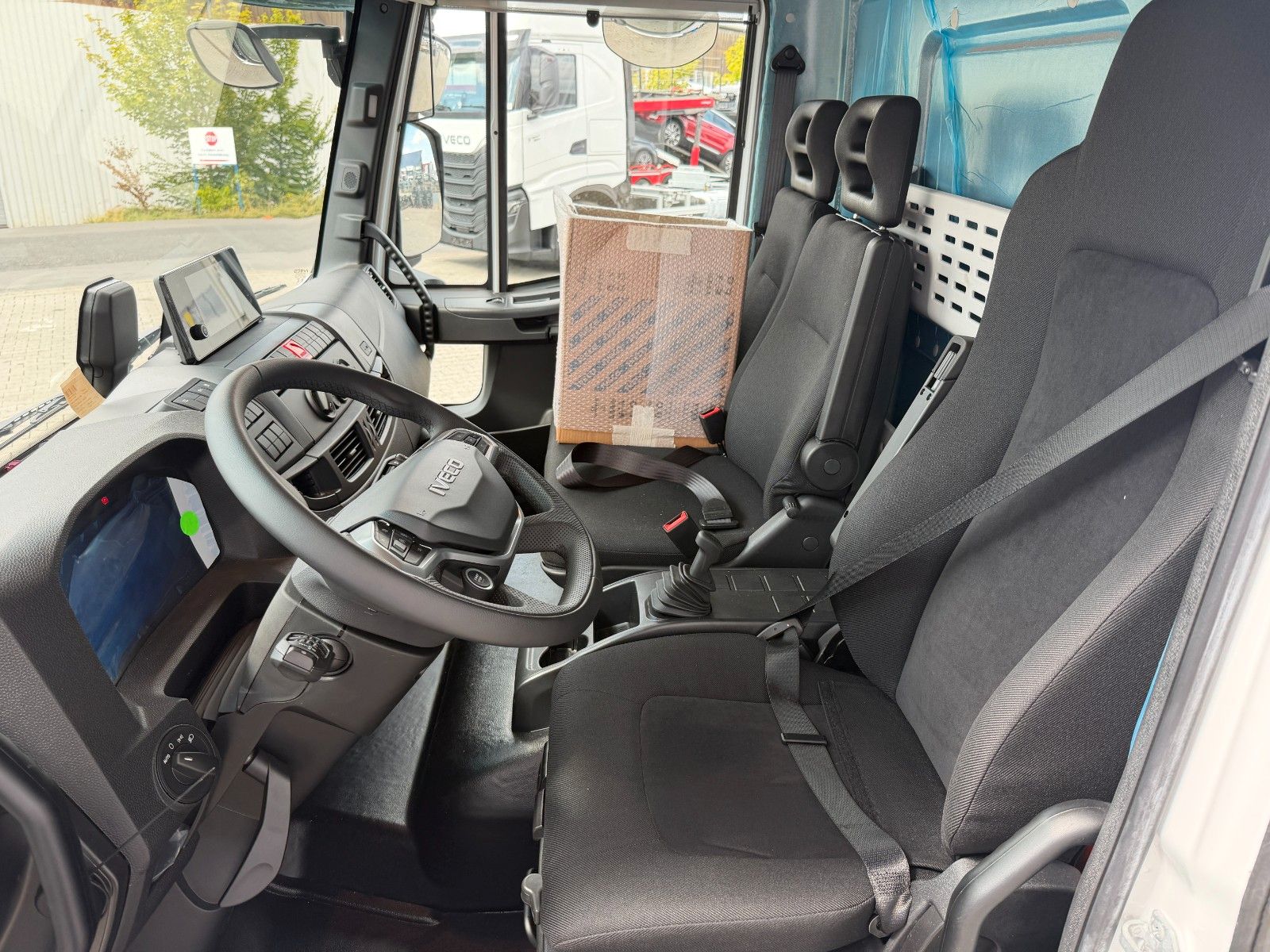 Fahrzeugabbildung Iveco Eurocargo ML80E21/P AHK Klima 3 Sitze Spoiler