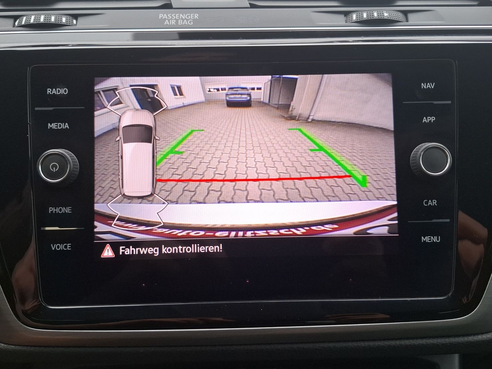 Fahrzeugabbildung Volkswagen Touran TSI Comfortline LED AHK Navi ACC RFK SH