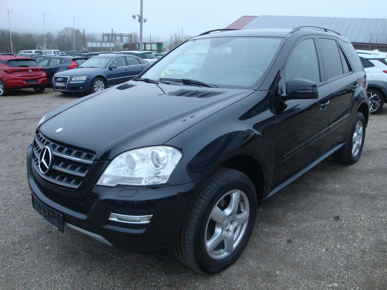 Mercedes-Benz ML 350 CDI 4Matic *Leder/Comand/AHK/Xenon/PDC*
