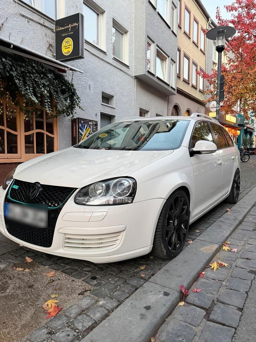 Volkswagen Golf 2009 — вигляд ззаду