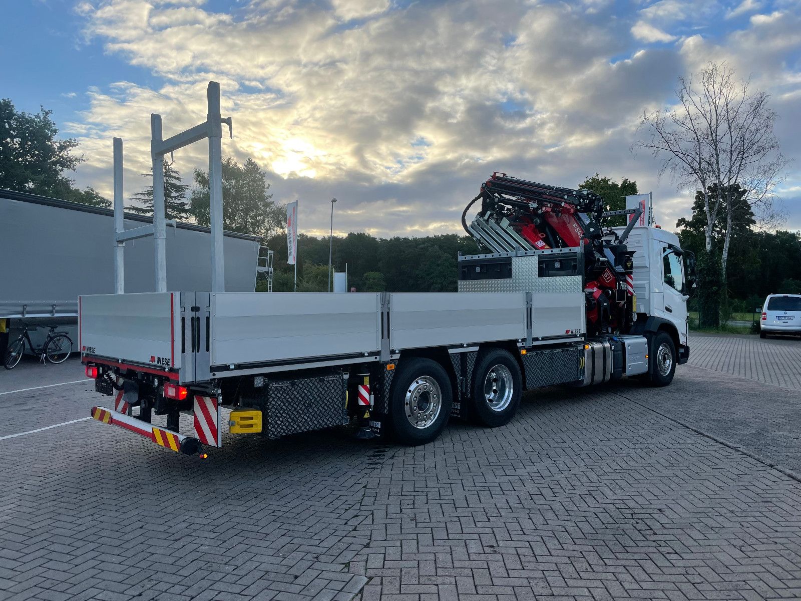 Fahrzeugabbildung Volvo FMX 500  FASSI Ladekran F545 JIB & Winde Sofort