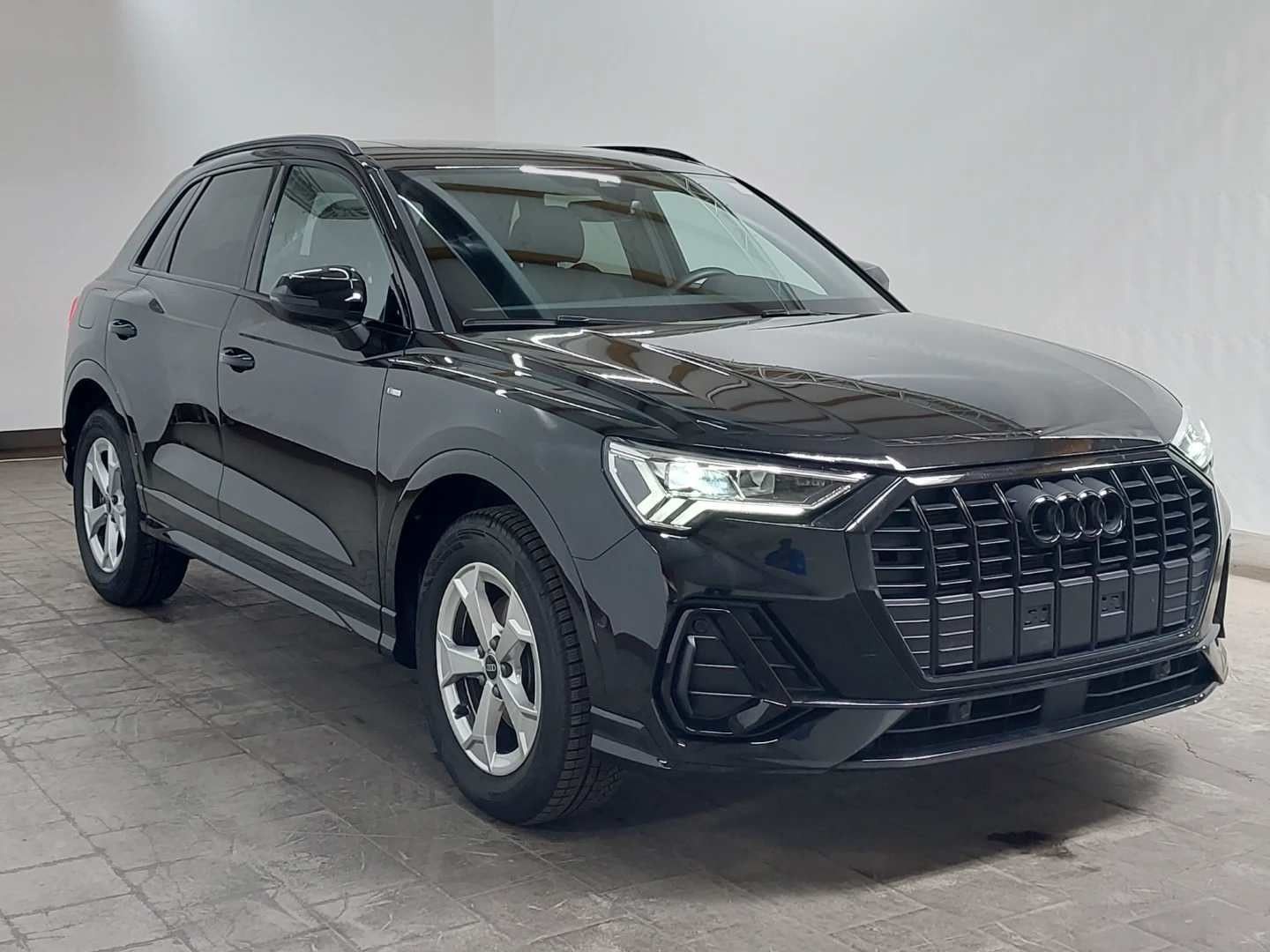 Audi Q3 35 TFSI S LINE PANO OPTIK-PAKET
