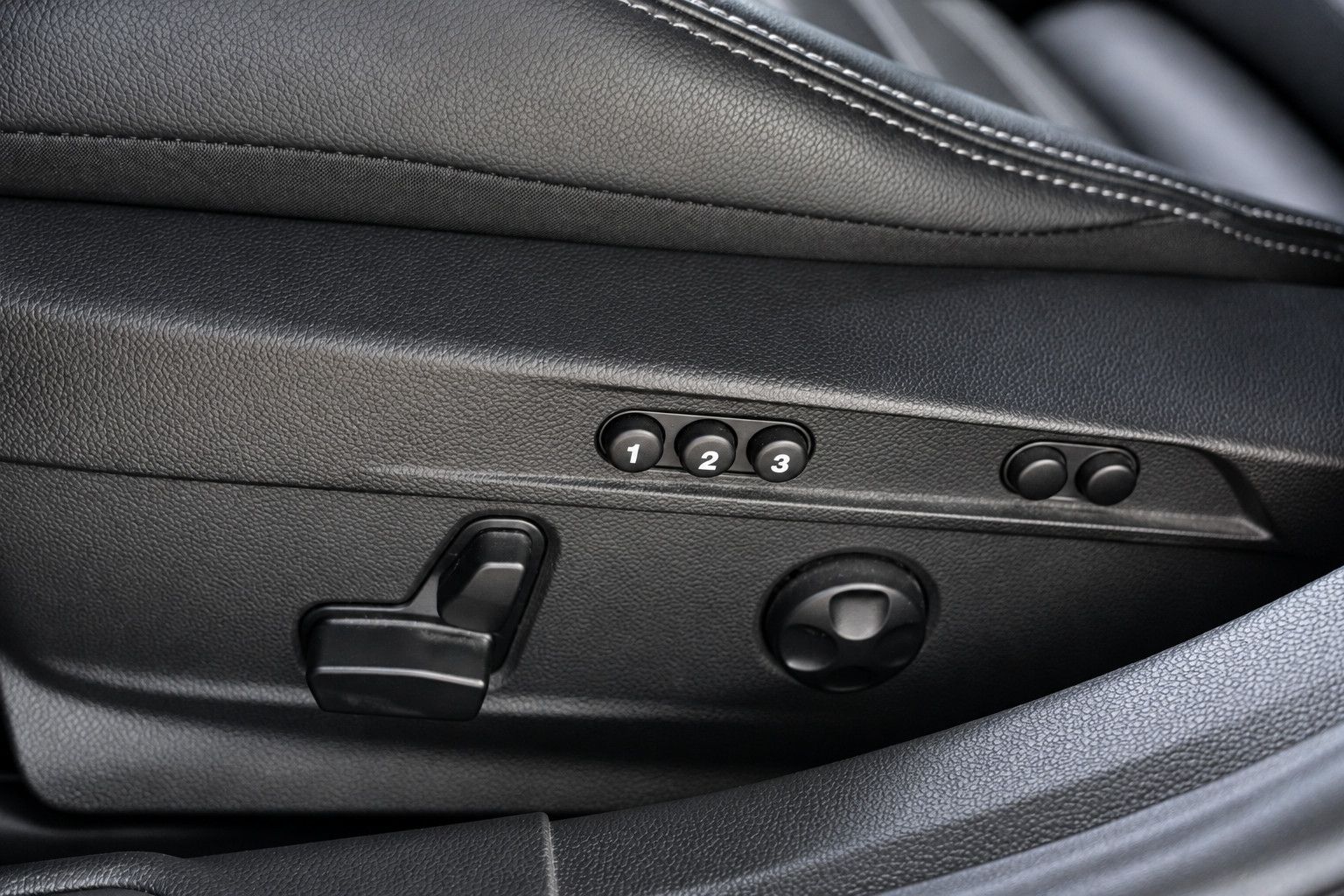Fahrzeugabbildung Alfa Romeo Giulia Quadrifoglio *HarmanKardon*Kamera*Memory