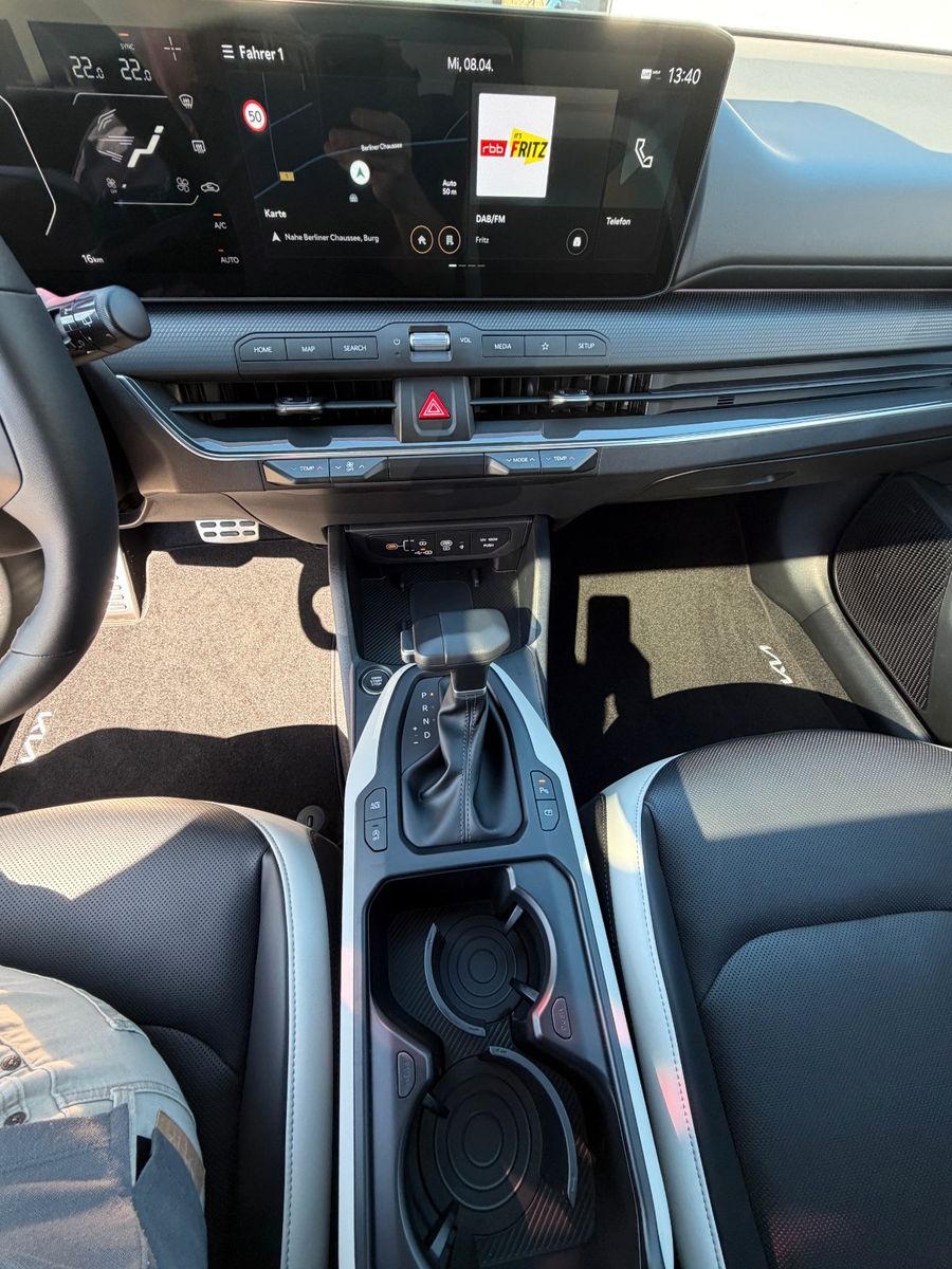 Fahrzeugabbildung Kia K4 1.6T 180 DCT GTL DWP+ SZ SD 18 GD