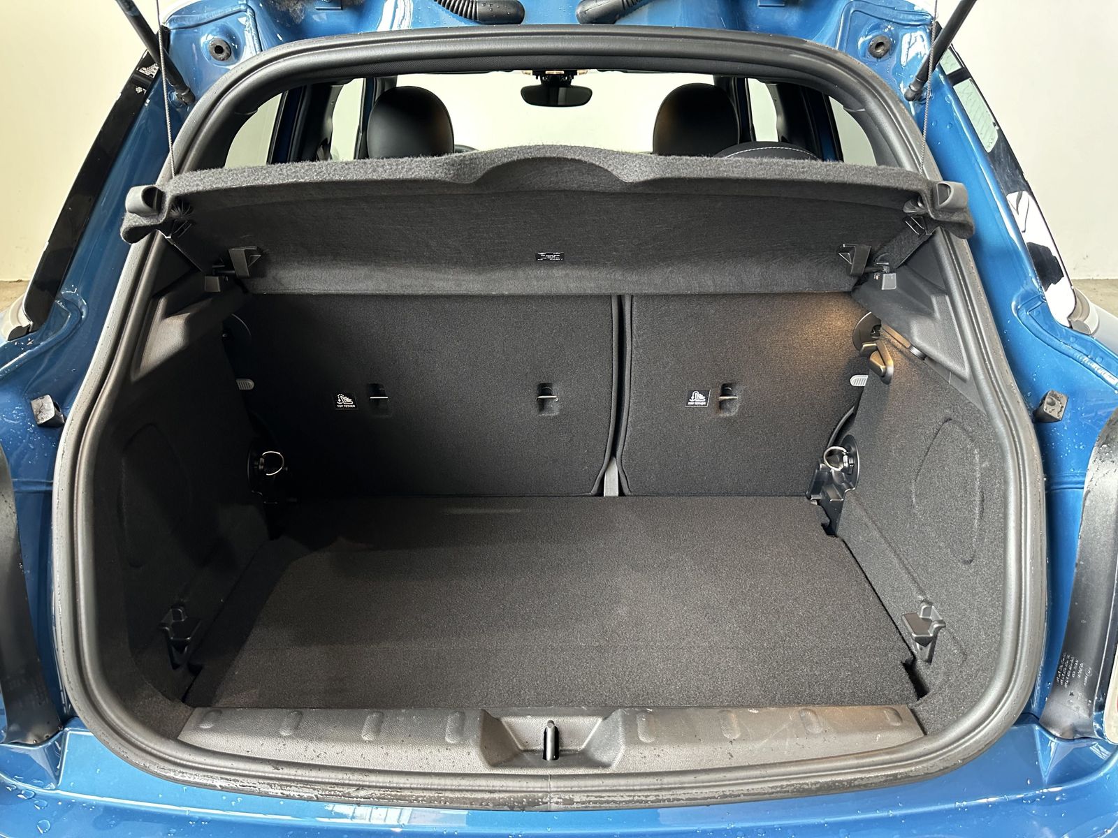 Fahrzeugabbildung MINI Cooper 5-Türer Navi Komfortzugang Rückfahrkamera