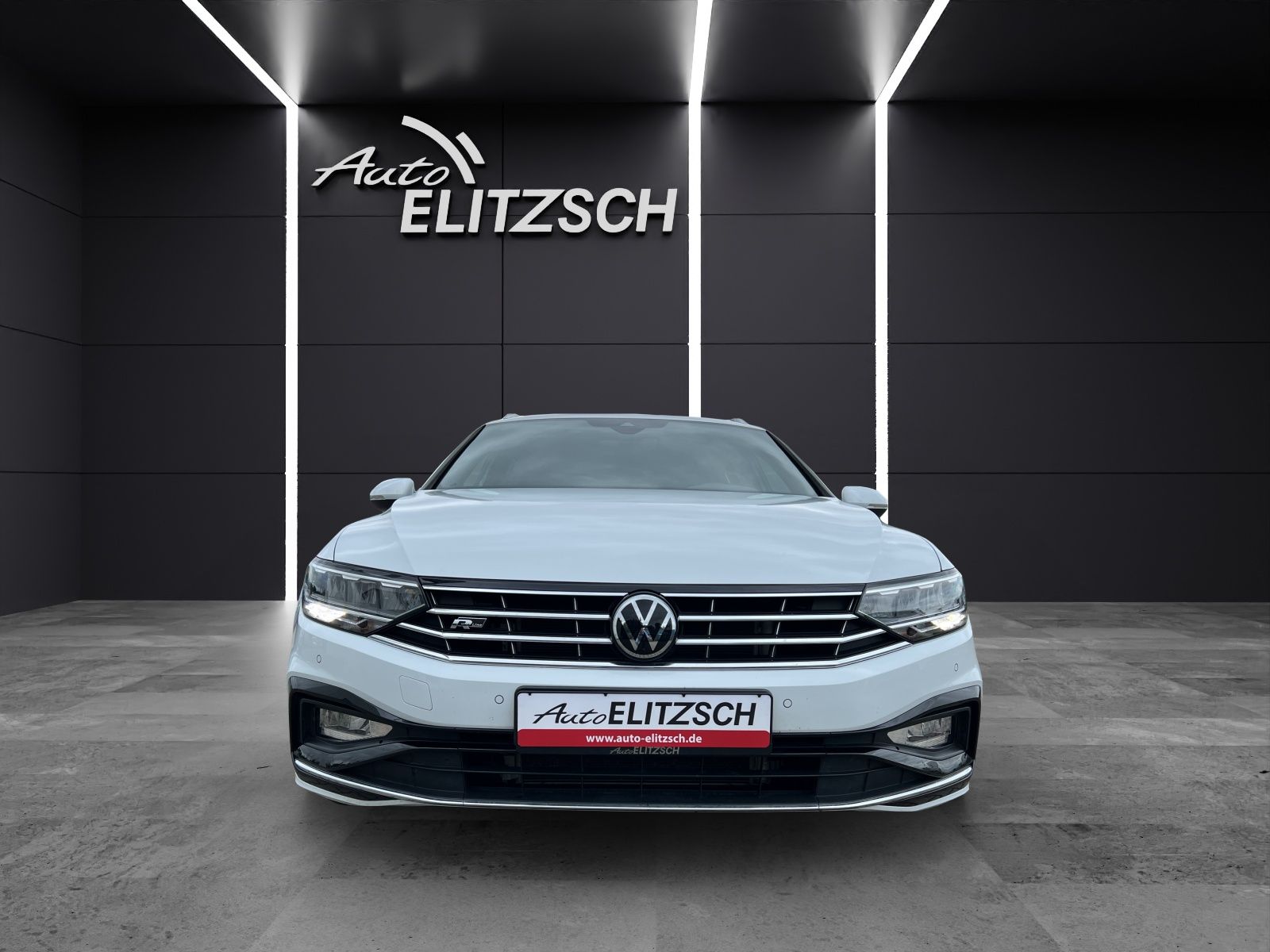 Fahrzeugabbildung Volkswagen Passat Variant R-Line Elegance TSI DSG LED ACC N