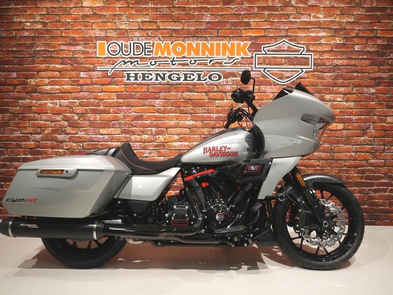 Harley-Davidson FLTRXSTSE CVO Road Glide ST 25 Neu