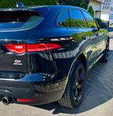 Jaguar F-Pace 30d AWD S AUTO*PANO*LED*AHK*WINTER*KAM* - Jaguar F-Pace in Frankfurt (Main)