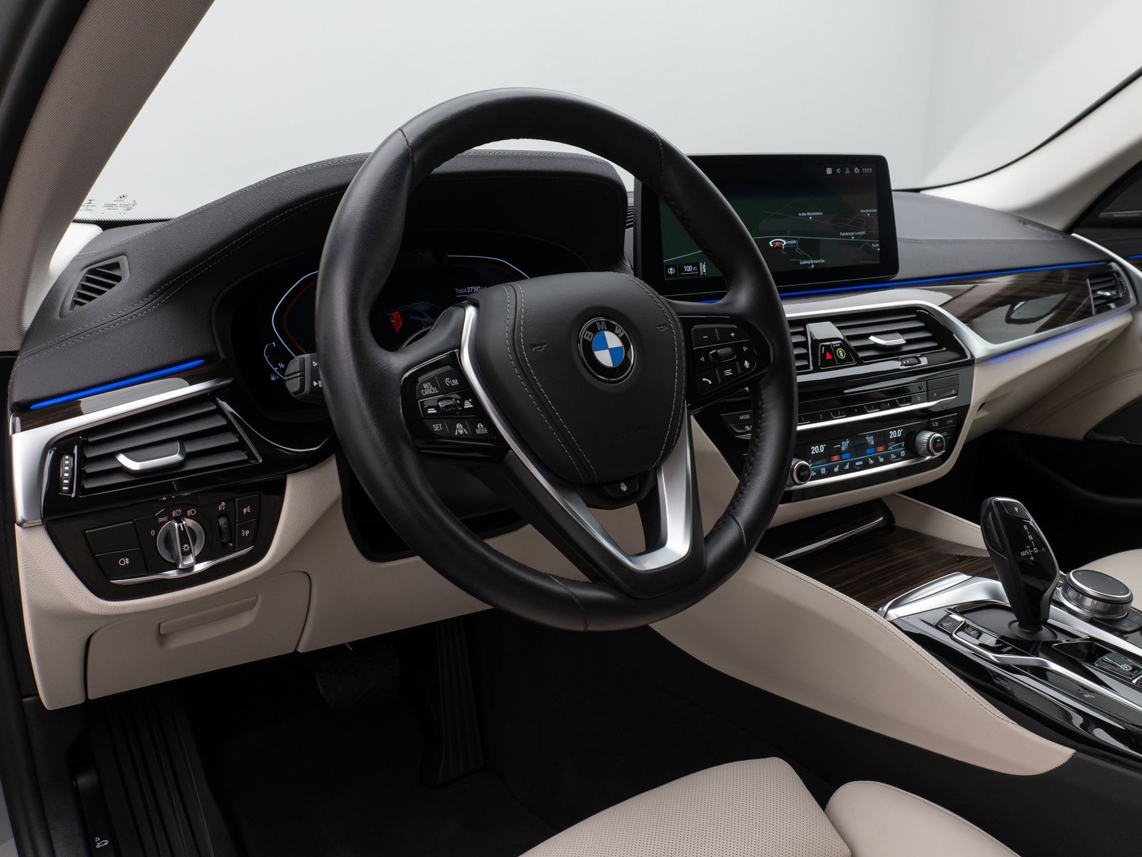 Fahrzeugabbildung BMW 530i Luxury Line Kamera Laser HUD DAB H/K SoftCL