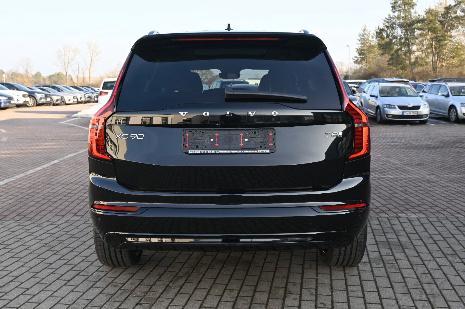 Fahrzeugabbildung Volvo XC90 T8 AWD Ultra Dark*STDHZG*360**LUFT*B&W*22"