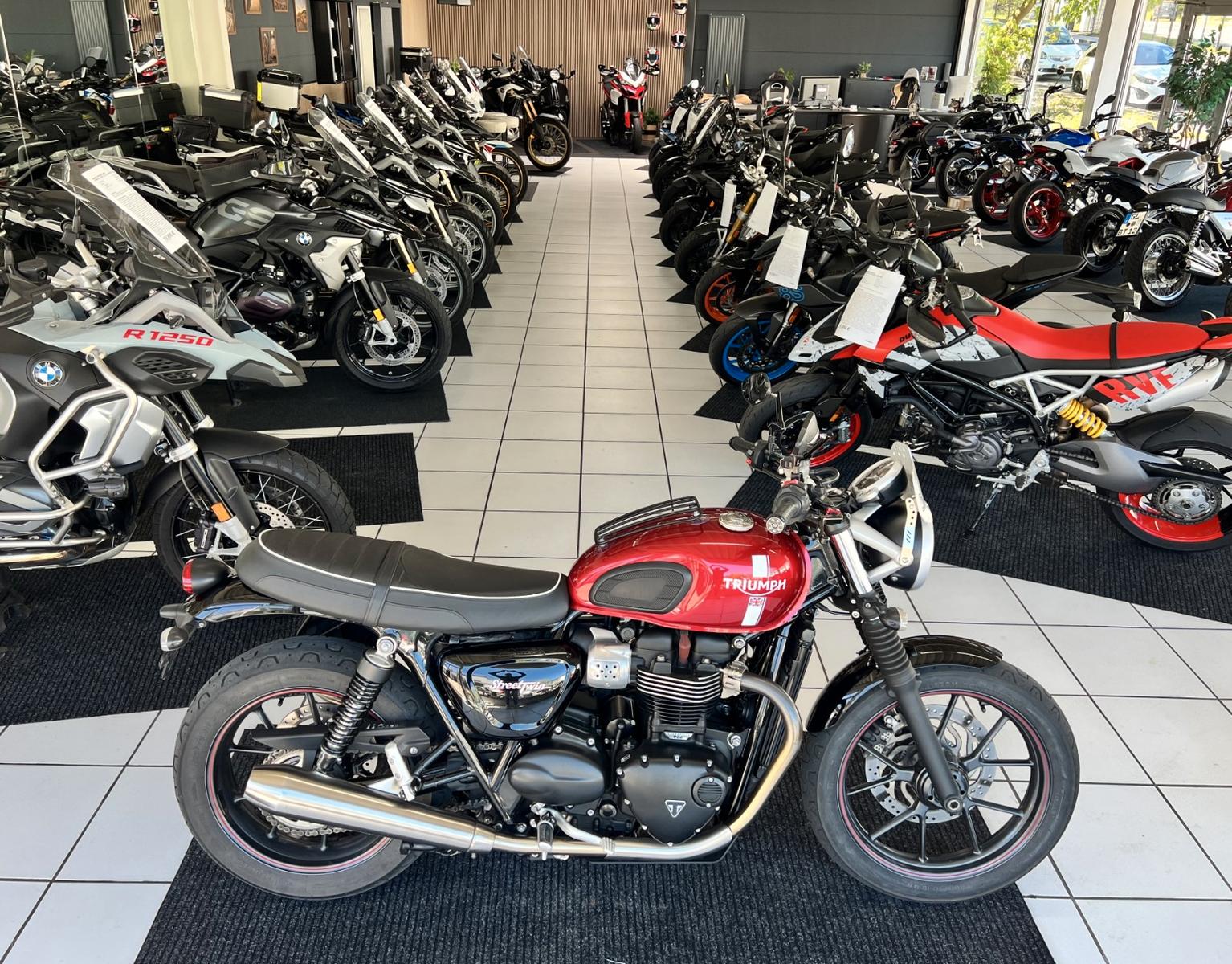 Triumph Street Twin 900