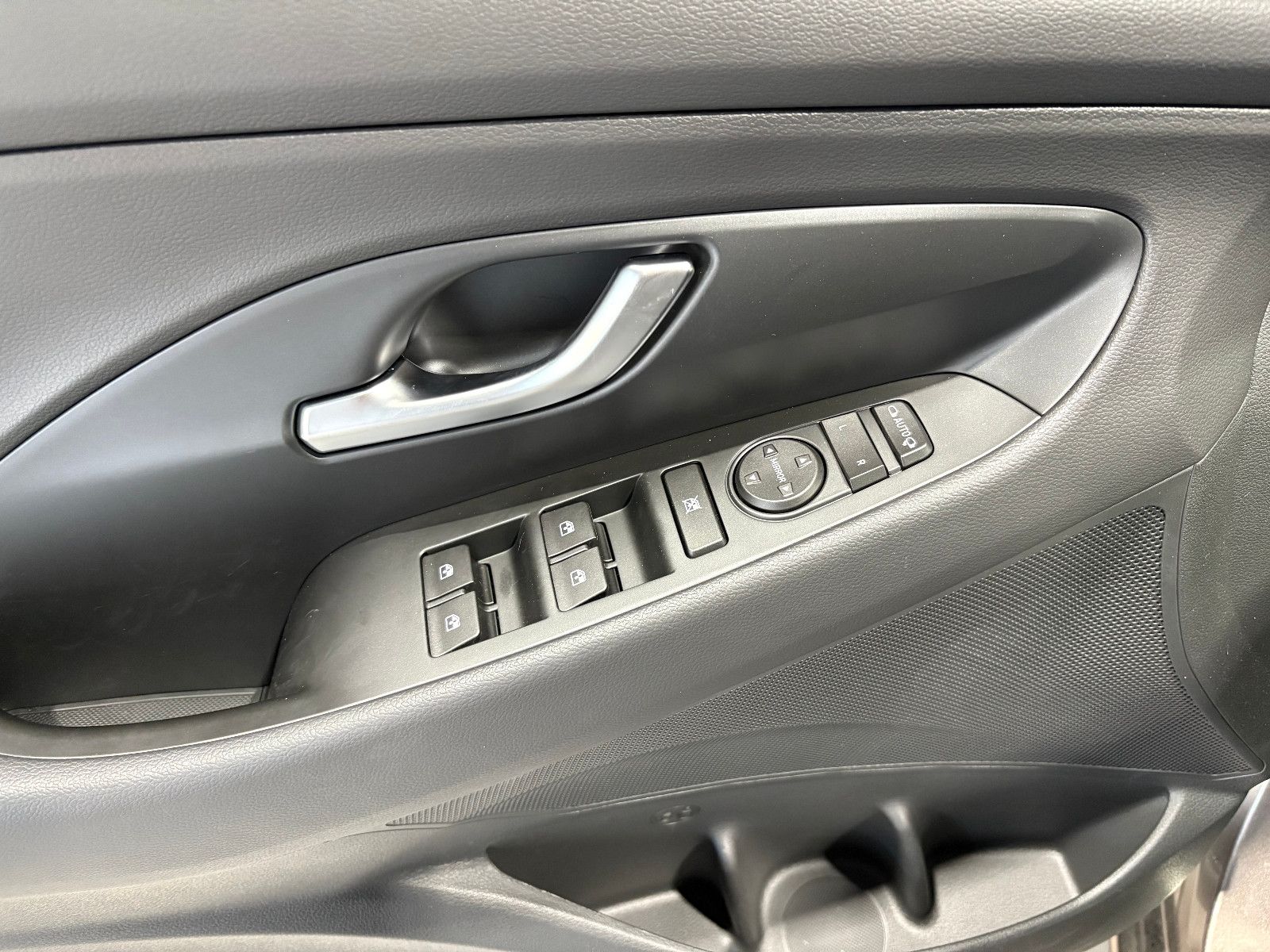 Fahrzeugabbildung Hyundai i30 Select Mild-Hybrid/PDC/DAB/SHZ/KLIMA/TEMPOMA