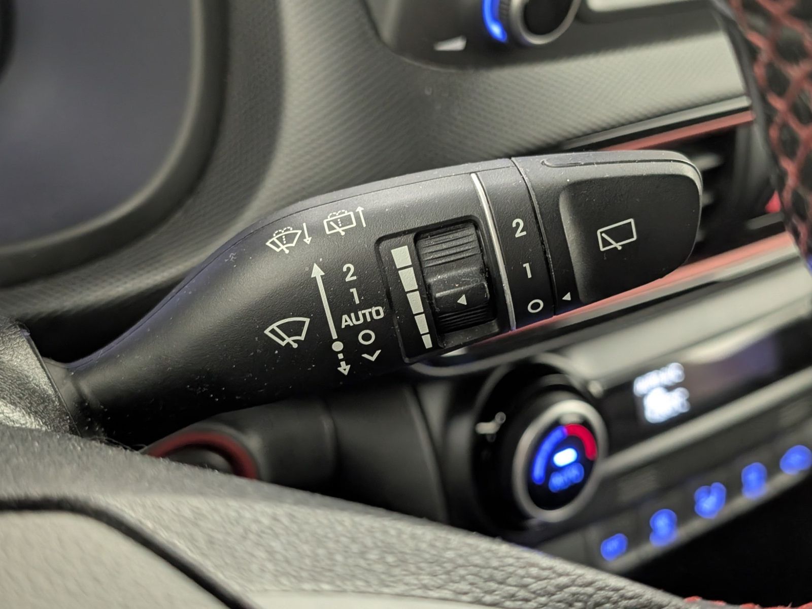 HYUNDAI Kona KONA 1.6 T-GDI Unique Plus 2WD Automatik – Bild 36