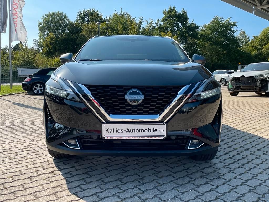 Fahrzeugabbildung Nissan Qashqai 1.3 DIG-T AT 4WD Tekna BOSE+PANO+HUD