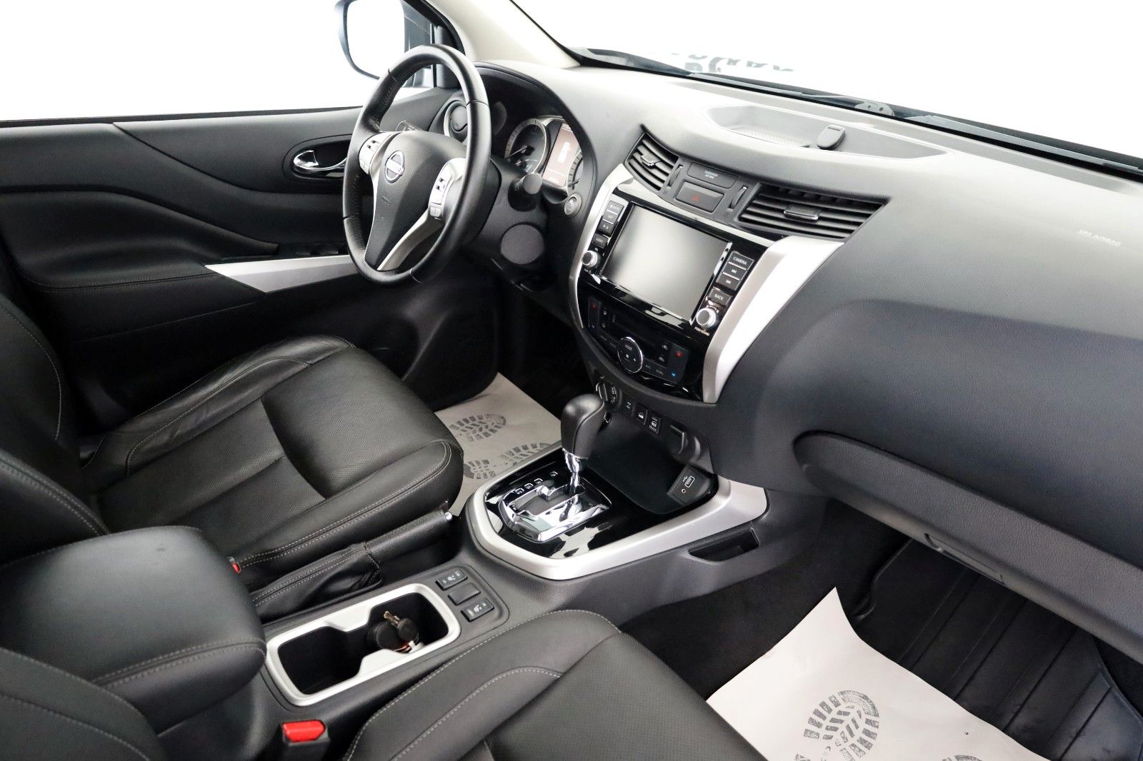 Fahrzeugabbildung Nissan Navara NP300 N-Guard,4x4,Leder,Navi,Hard Top,AHK