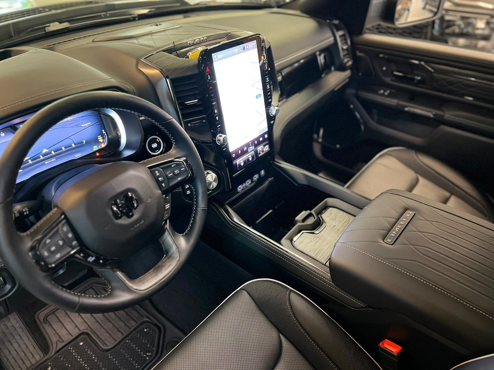 Fahrzeugabbildung Dodge RAM 1500 Limited Night H/O 3.0L MY25 / MFT