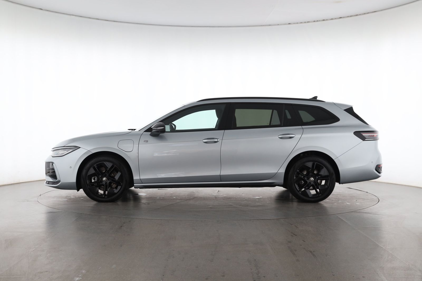 Volkswagen Passat Variant 1.5 TSI DSG eHybrid R-Line AHK foto 3