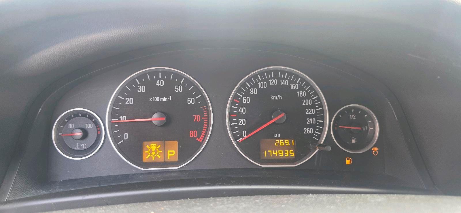 Opel Vectra 2004 — photo 11