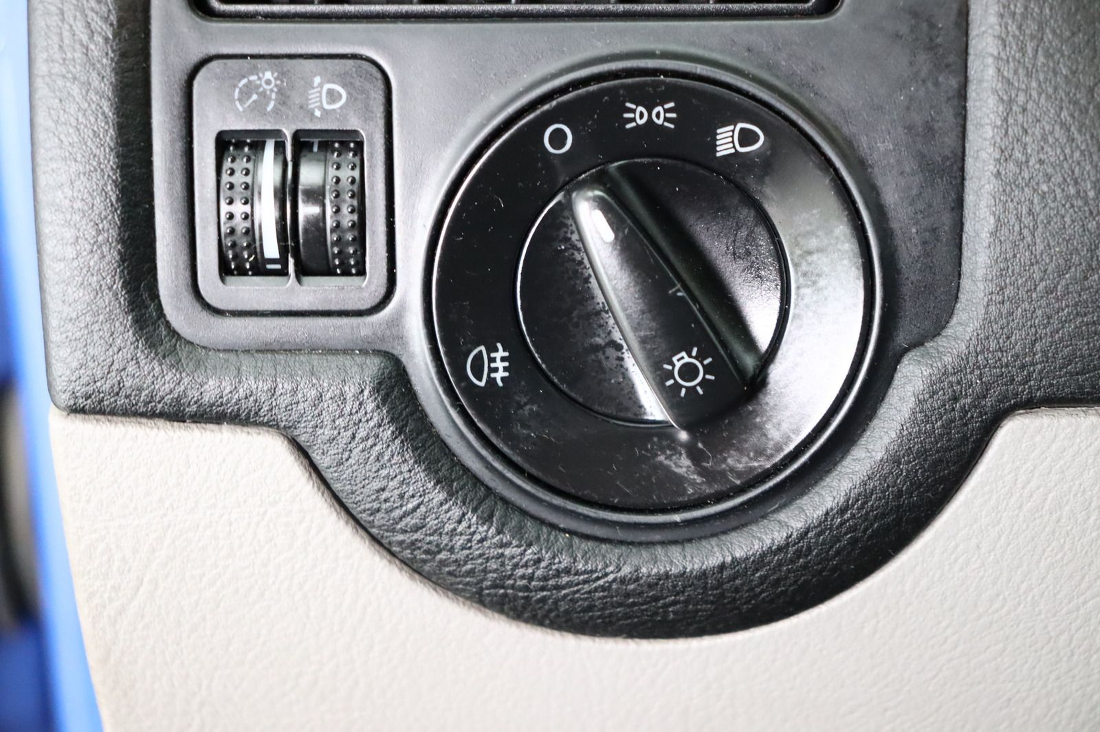 Fahrzeugabbildung Volkswagen Golf 1.9TDI Special * Klima *  SHZ