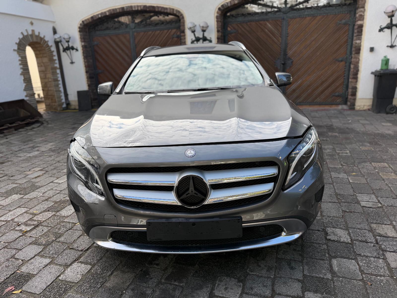 Mercedes-Benz GLA 200 2Hd