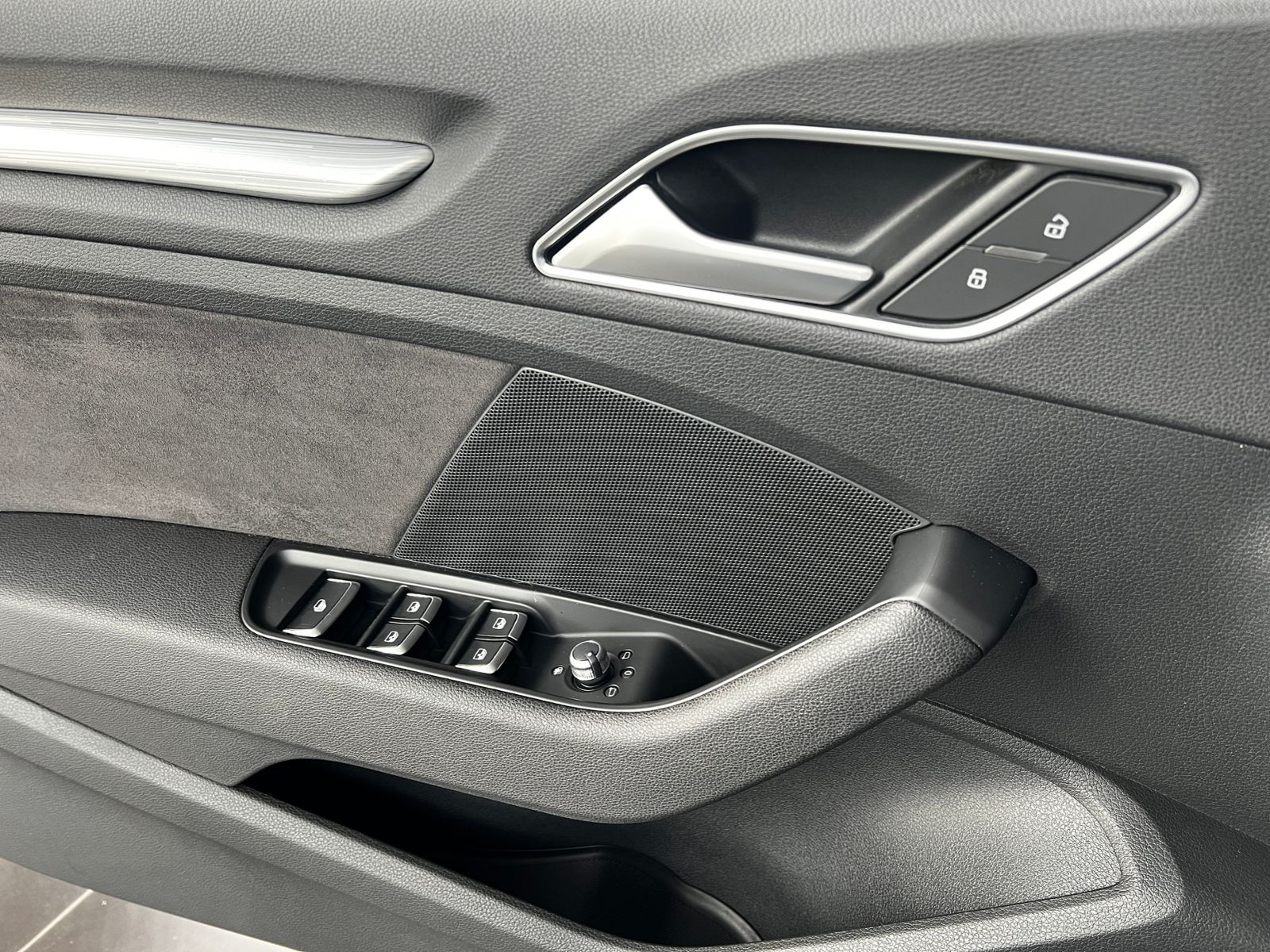 Fahrzeugabbildung Audi A3 Cabriolet sport AHK LED XENON NAVI