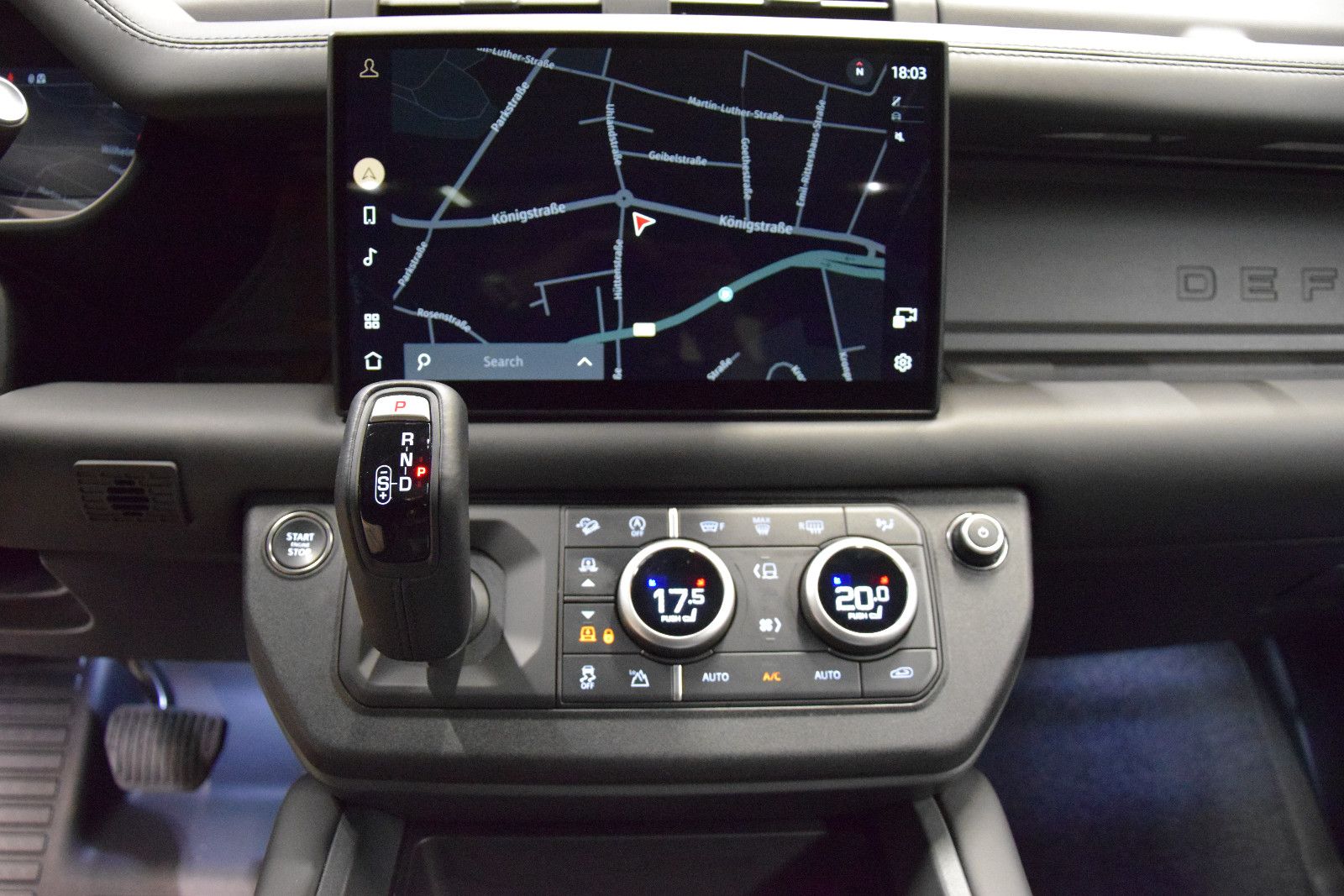 Fahrzeugabbildung Land Rover Defender 110 X-Dynamic HSE 5.0 V8 Pano Matrix