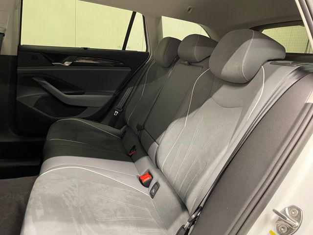 Passat Variant Business 1.5 eTSI DSG AHK LED KAM