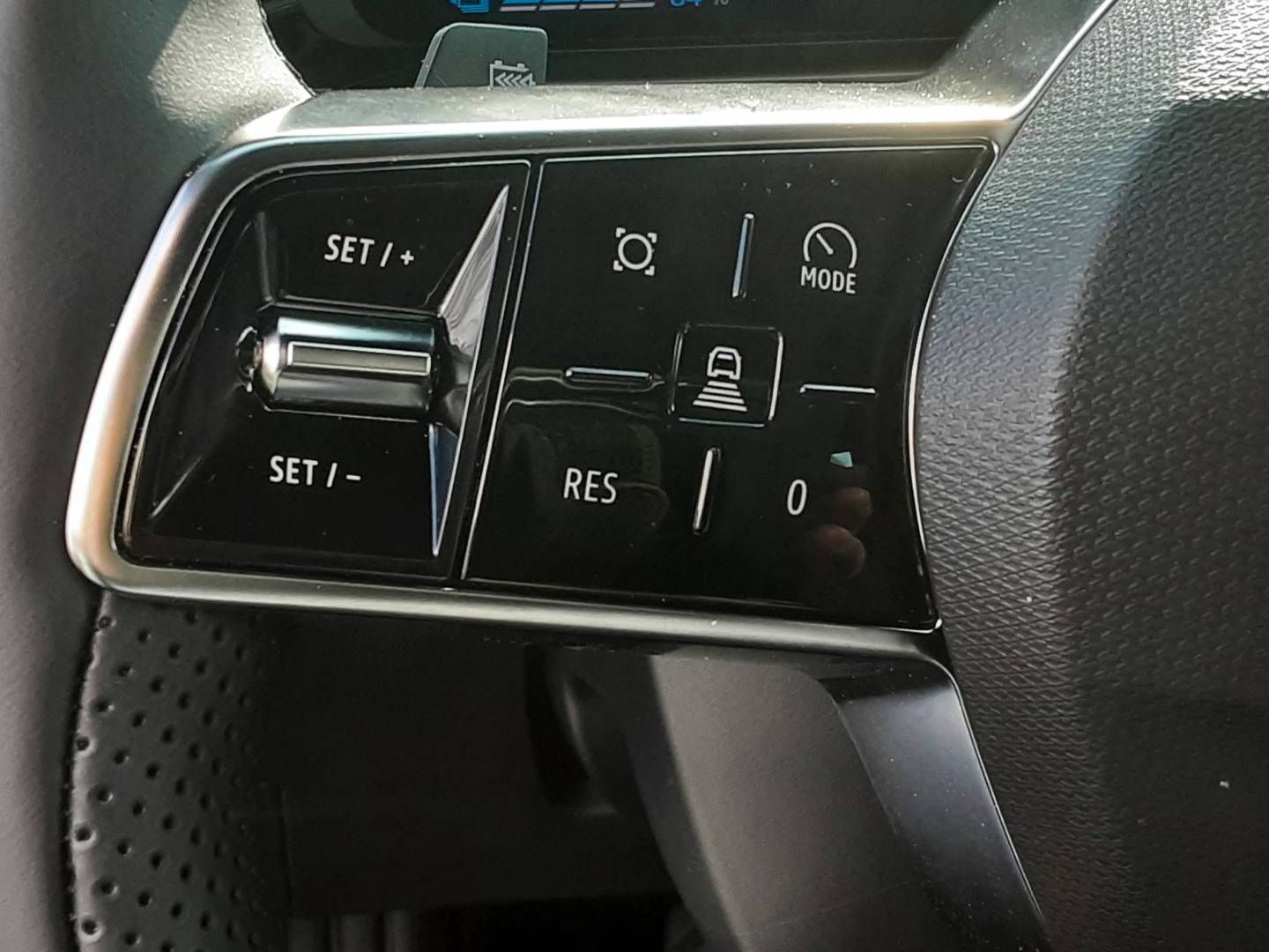 Fahrzeugabbildung Renault 4 E-Tech elektrisch Techno 150 Comfort Range