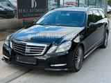 Mercedes-Benz E 350 CDI 4Matic T-Modell/AMG/DISTONIC/AHK/NAVI/ - Mercedes-Benz E 350 in Herne