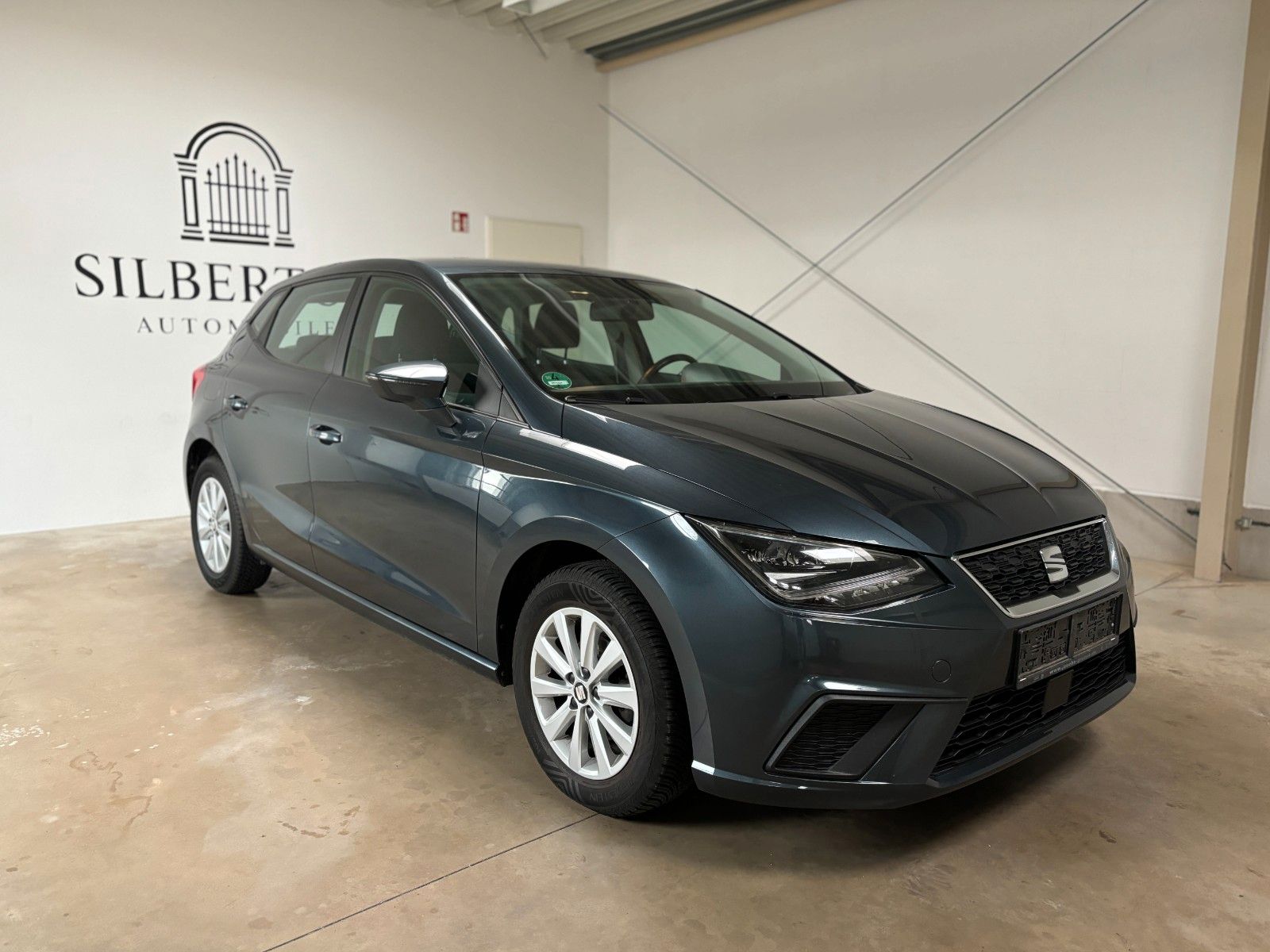 SEAT Ibiza LED PDC SHZ APPLE CARPLAY