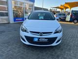 Opel Astra J Lim. 5-trg. Selection - Opel Astra: Selection
