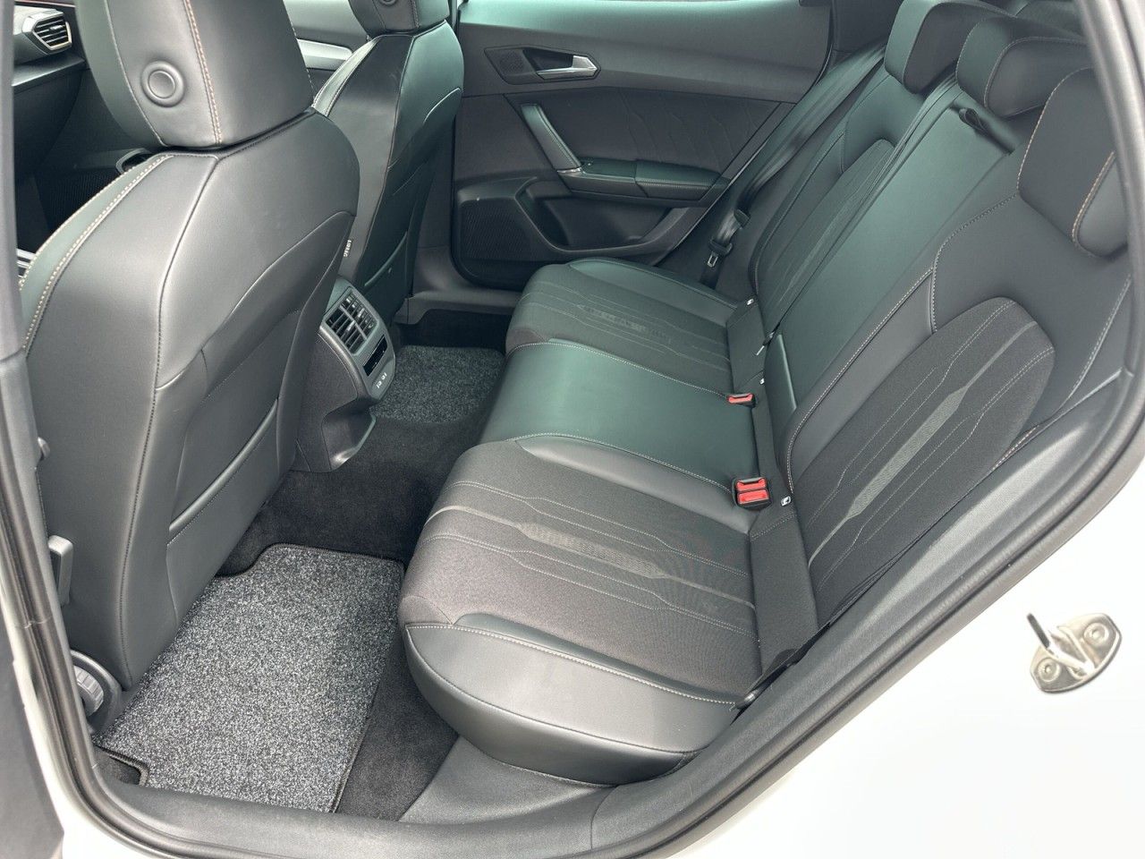 Fahrzeugabbildung CUPRA Formentor 2.0 TDI 4Drive (150PS) 7-Gang-DSG