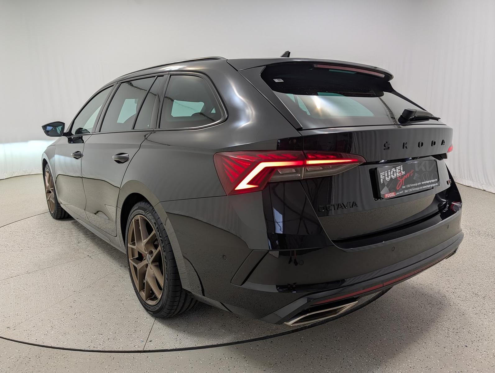 Skoda Octavia 2.0 TSI RS Matrix HuD Navi AHZV RFK Alu1, миниатюра 6