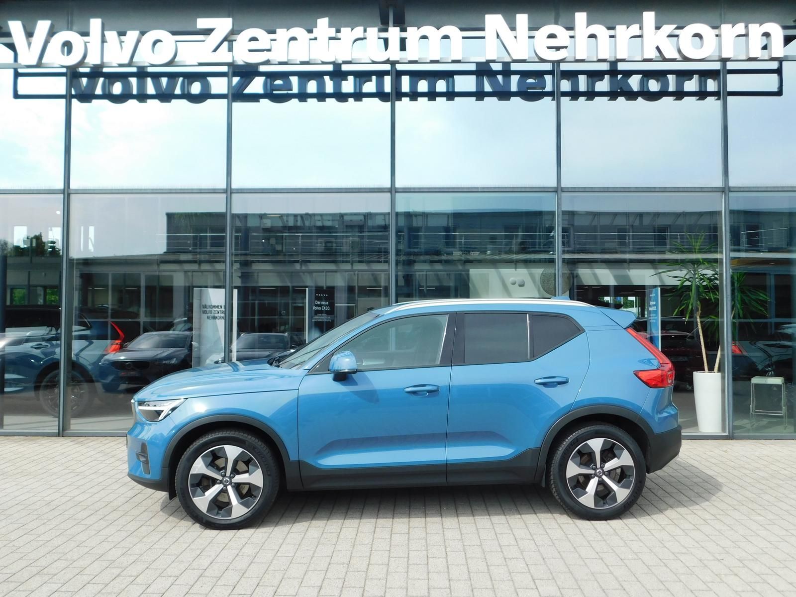 Fahrzeugabbildung Volvo XC40 B3 Core "ACC, 19-Zoll"