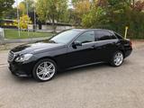 Mercedes-Benz E 250 ELEGANCE Autom. ELEGANCE - Mercedes-Benz E 250: Elegance