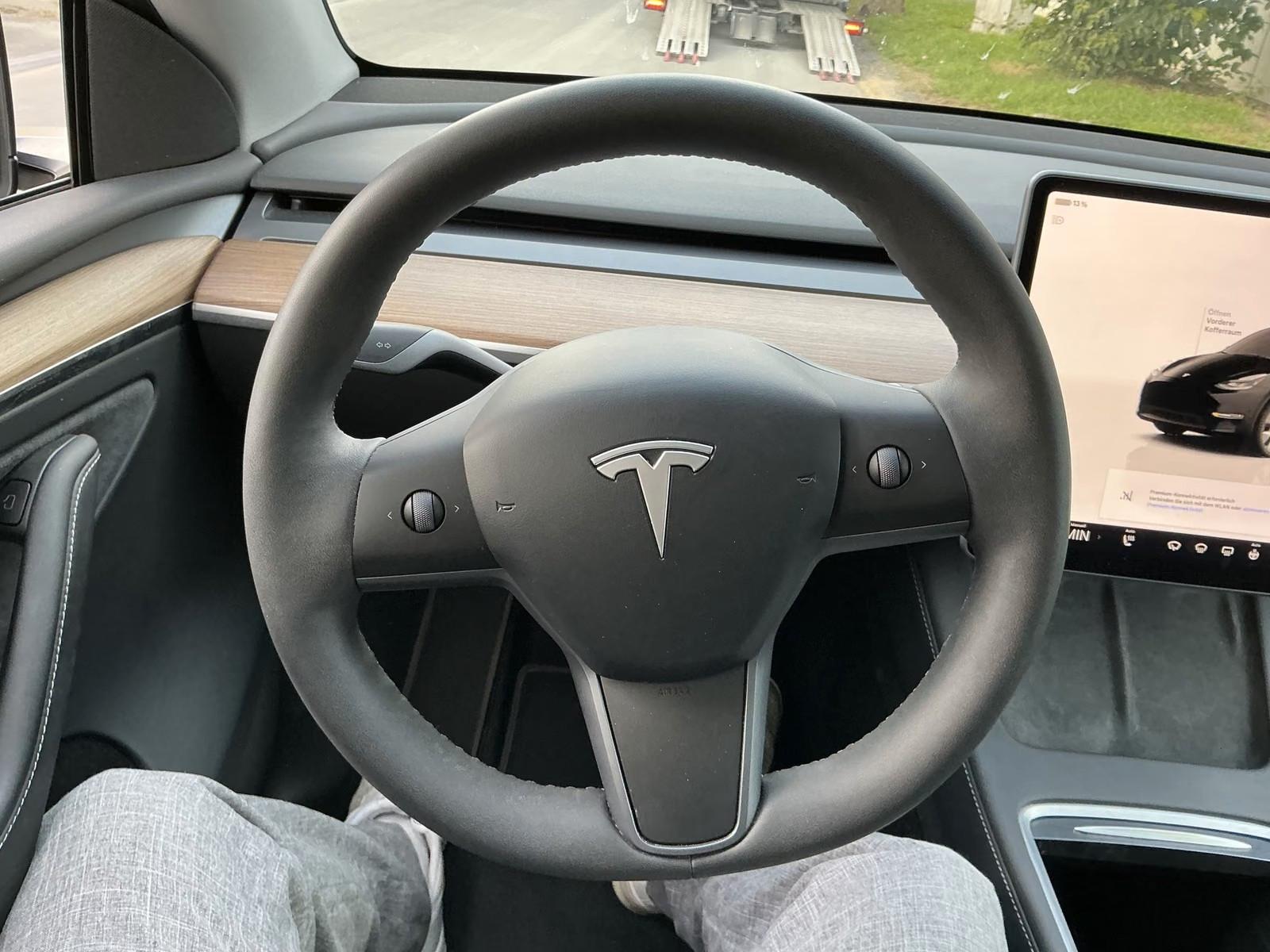 Tesla Model Y Long Range Dual AWD, миниатюра 9