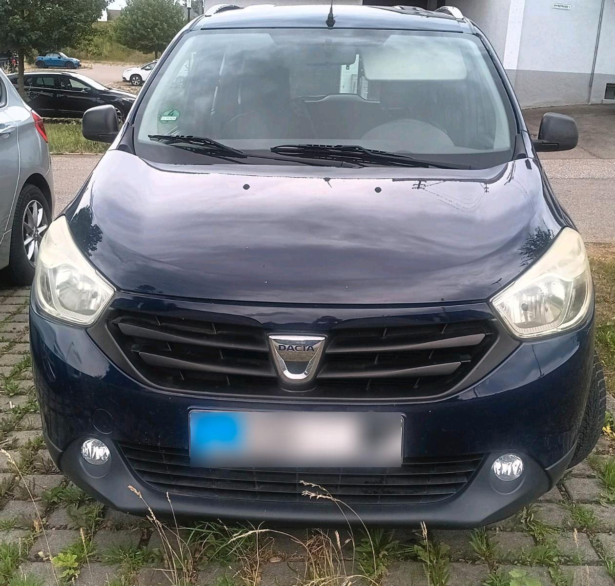 Dacia Lodgy 2012 — rear view