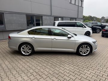 Volkswagen Passat - 8