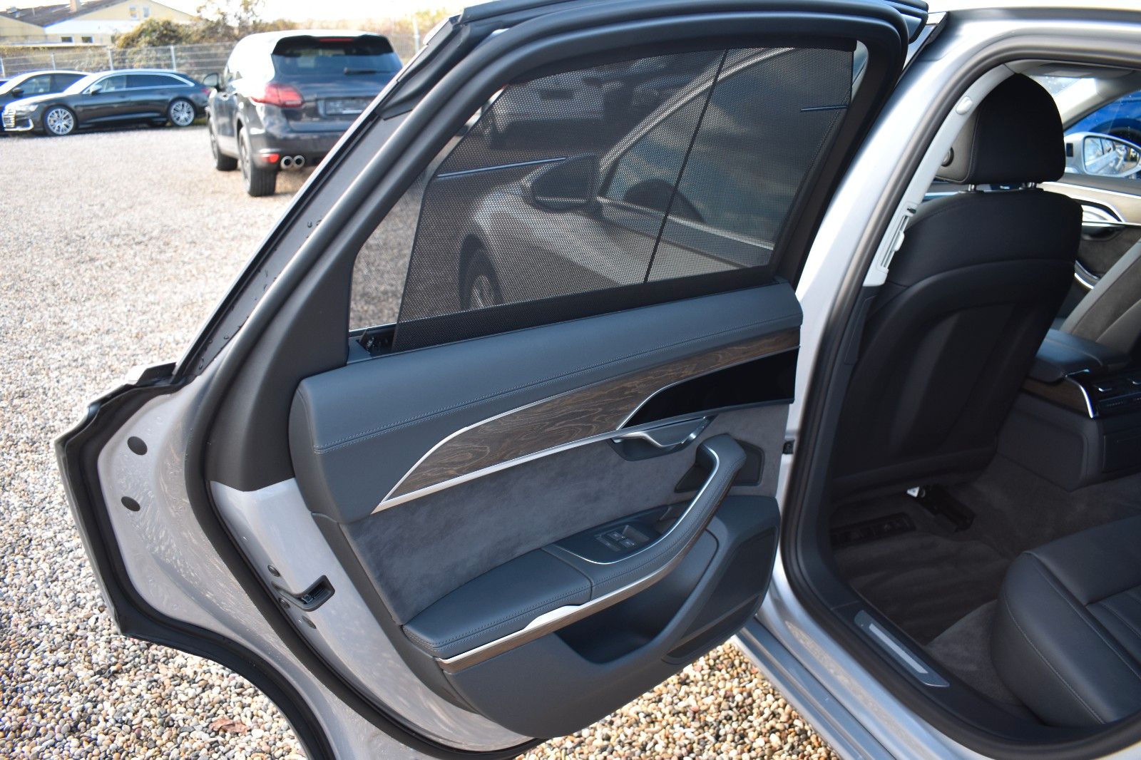 Fahrzeugabbildung Audi A8 55 TFSI quattro Matrix Softc. Standh.1.Hand