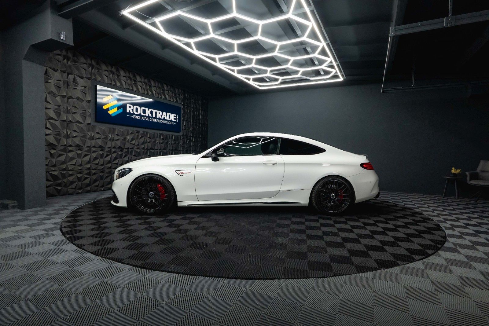Fahrzeugabbildung Mercedes-Benz C 63 AMG Coupe Edition 1 Night Carbon *ACC*LED*
