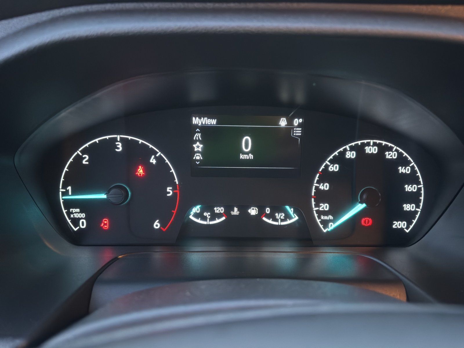 Fahrzeugabbildung Ford Transit 350 L2 Trend