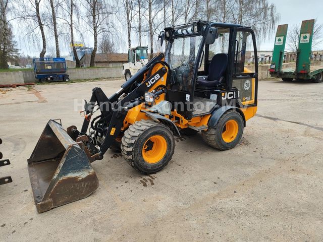 JCB 403 Radlader Hoflader mit Schaufel + Gabel